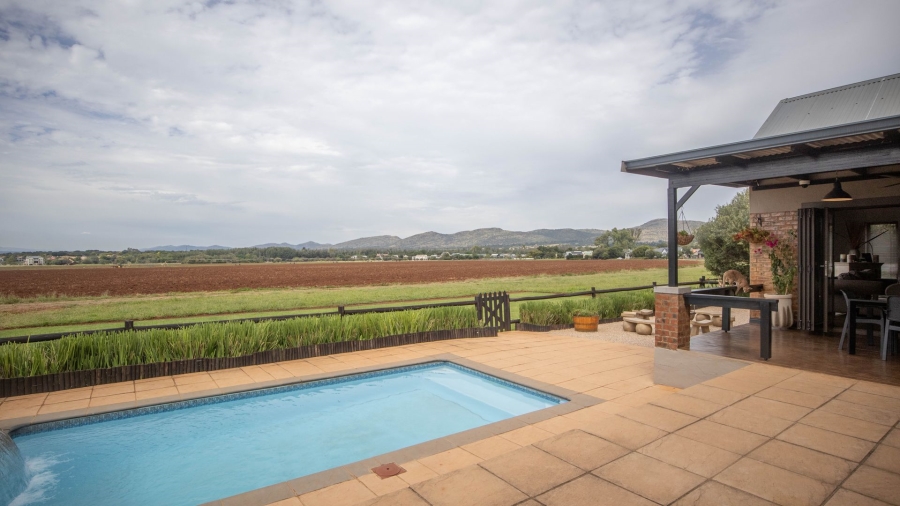 To Let 3 Bedroom Property for Rent in The Coves North West